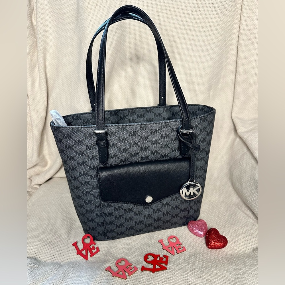 New Michael Kors Jet Set Black Medium MF Pocket Tote 38F9CTTT2V